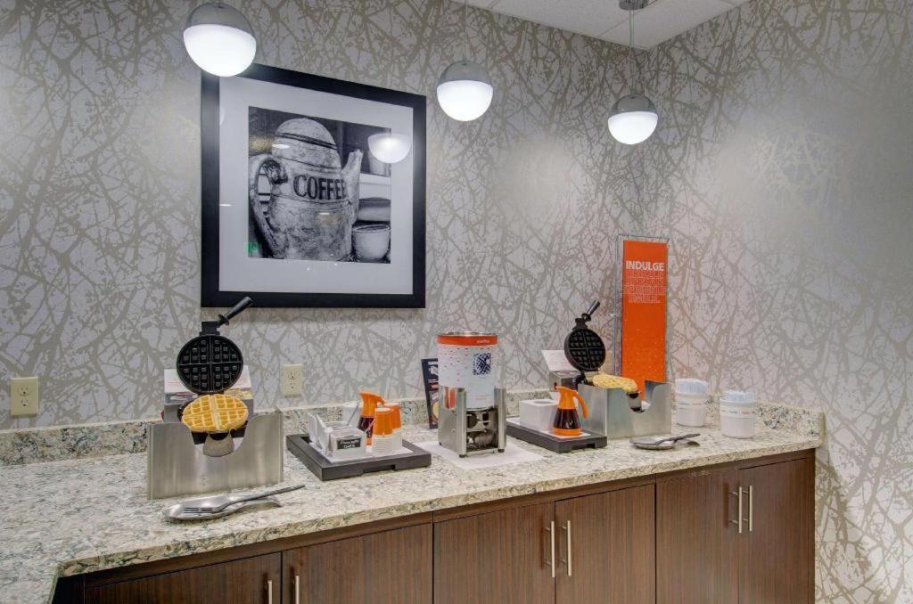 Hampton Inn & Suites Boston/Stoughton Ngoại thất bức ảnh